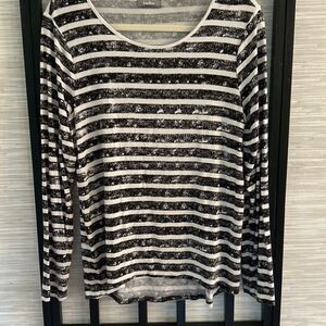 Neiman Marcus black and white striped pattern long sleeve scoopneck top M